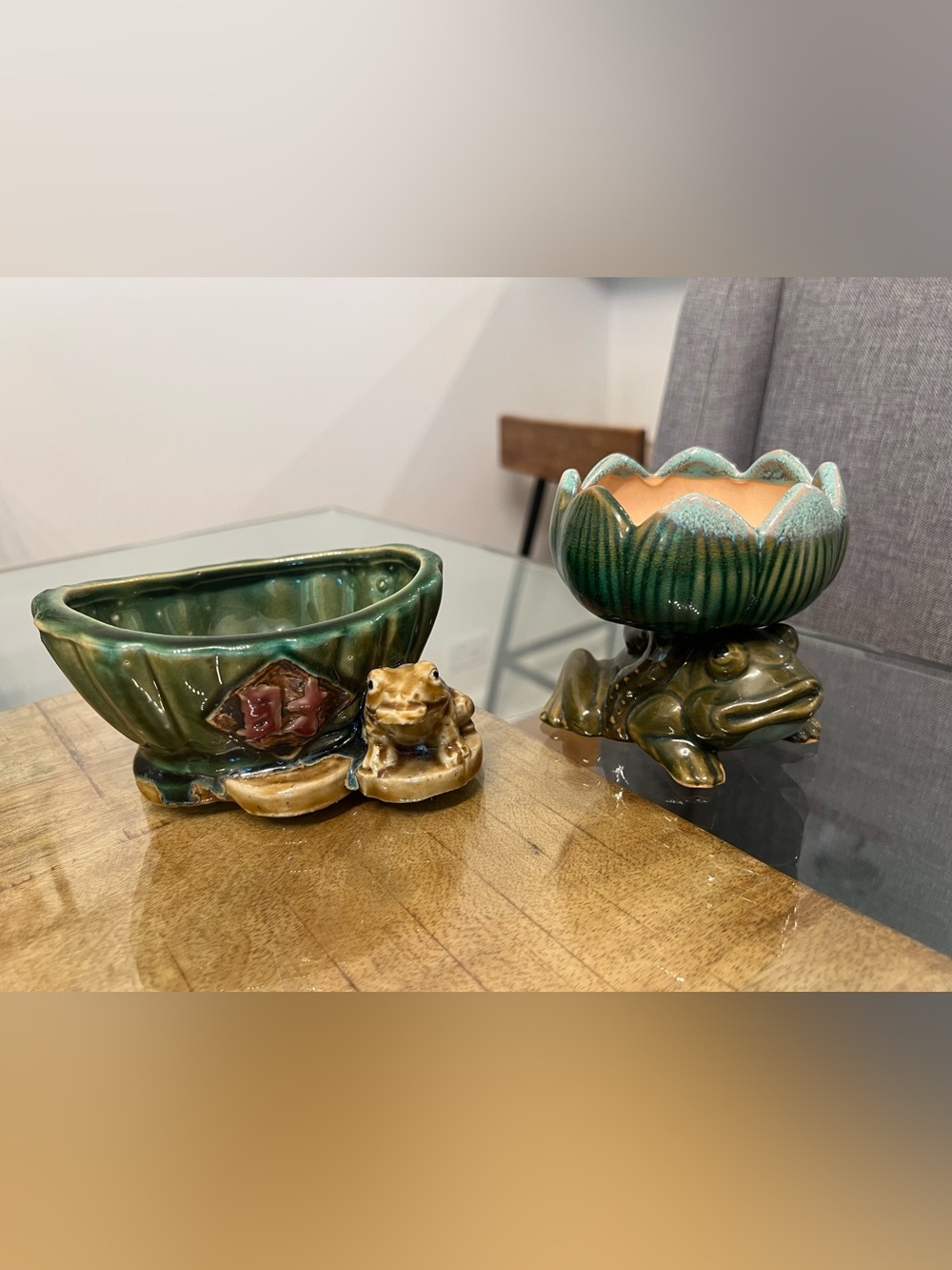 2 vintage majolica-style ceramic pottery style Frog Planters